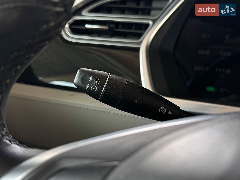 Лифтбек Tesla Model S 2013 в Виннице