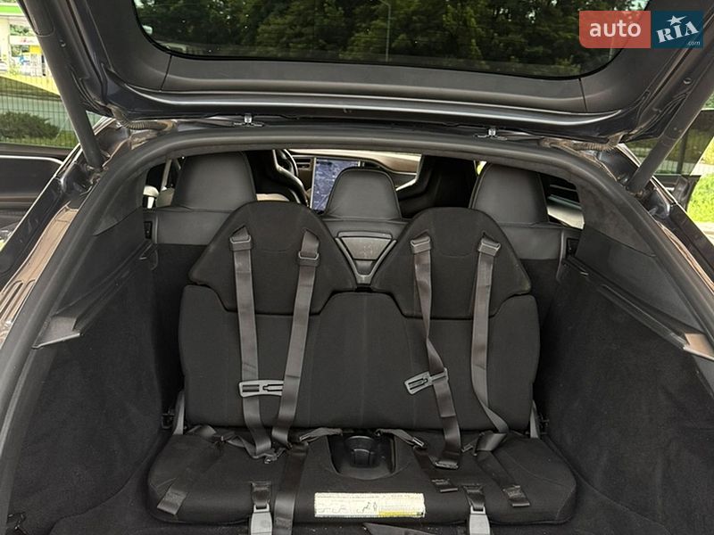 Лифтбек Tesla Model S 2016 в Полтаве