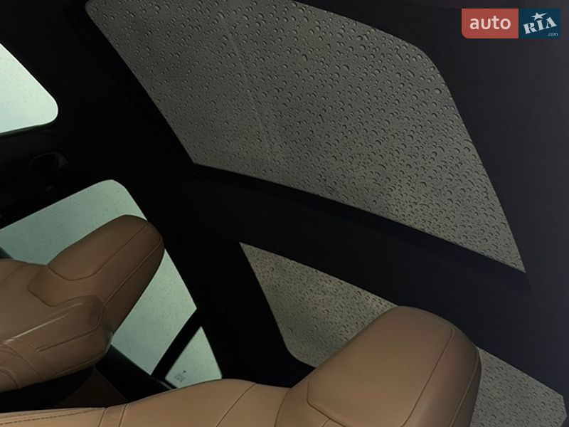 Лифтбек Tesla Model S 2015 в Львове