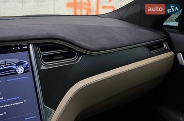 Лифтбек Tesla Model S 2015 в Львове