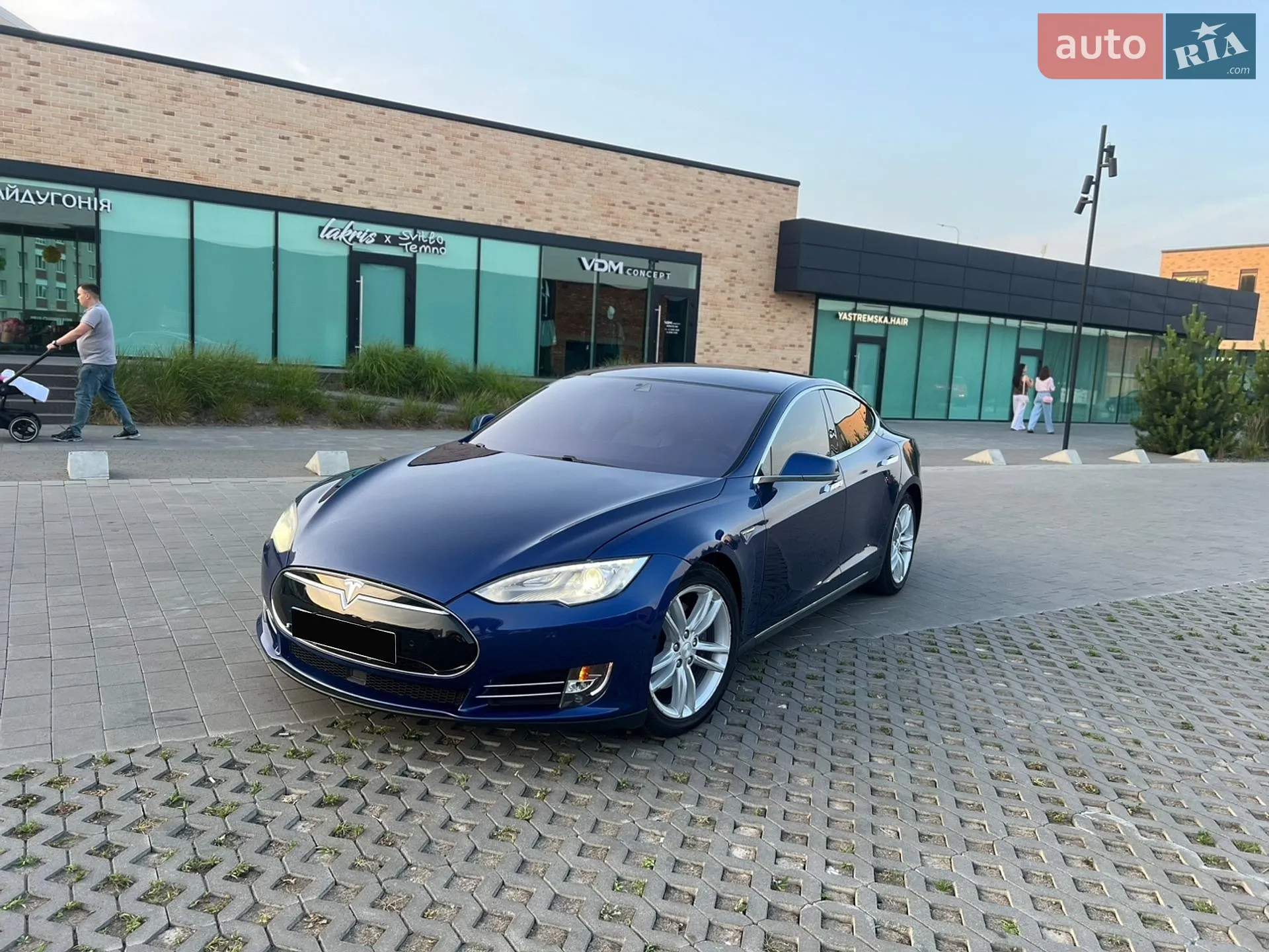 2015 Tesla Model S - мініатюра 3