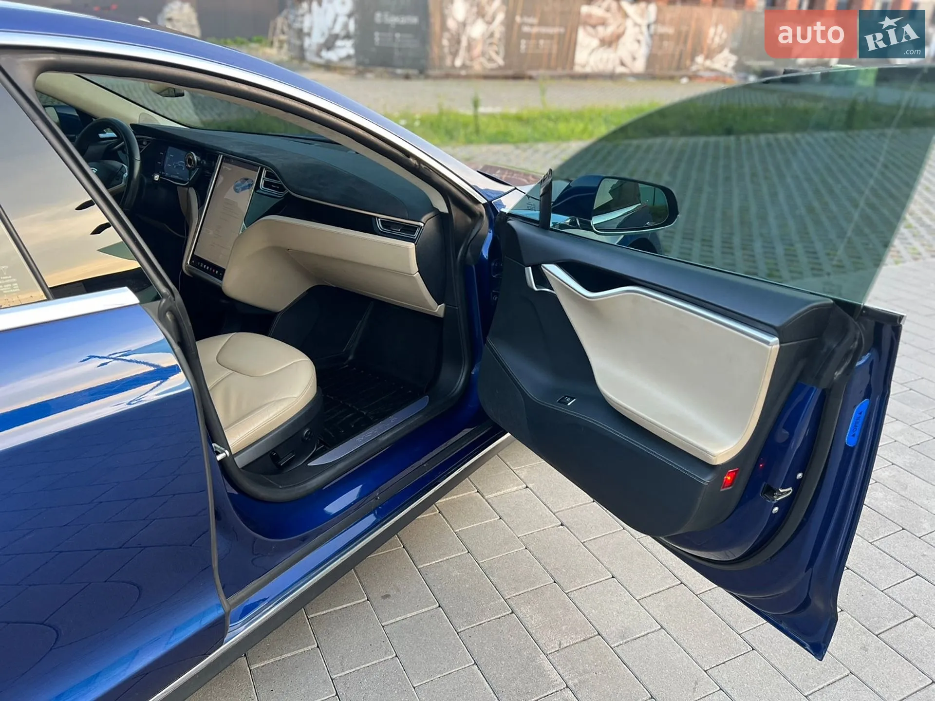 2015 Tesla Model S - мініатюра 19