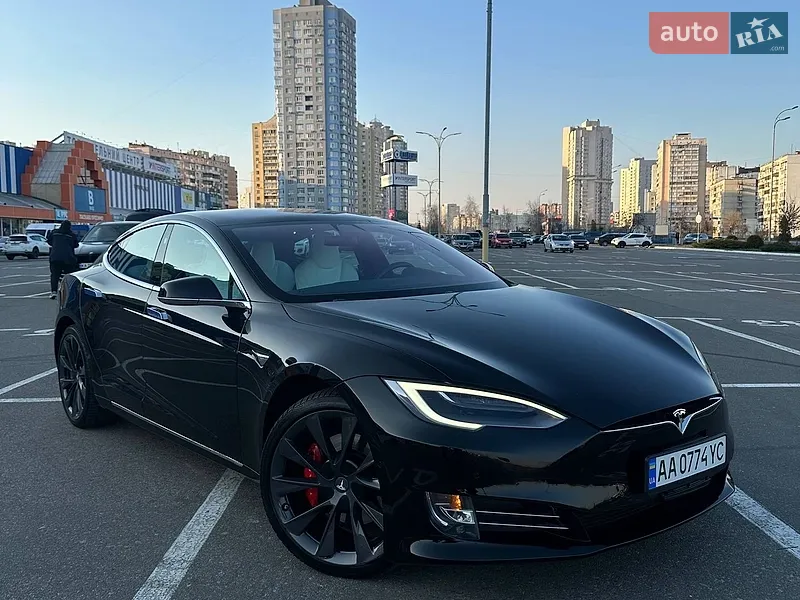 Tesla Model S 2018