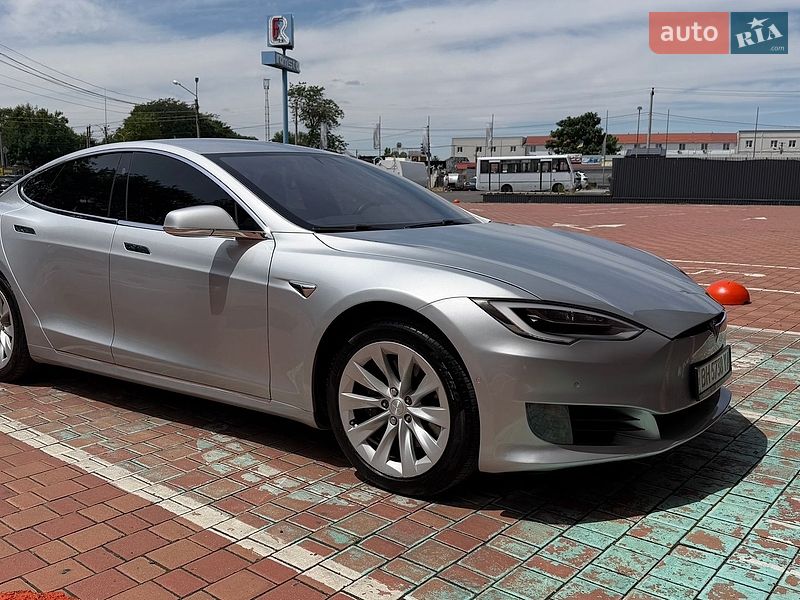 Tesla Model S 2016