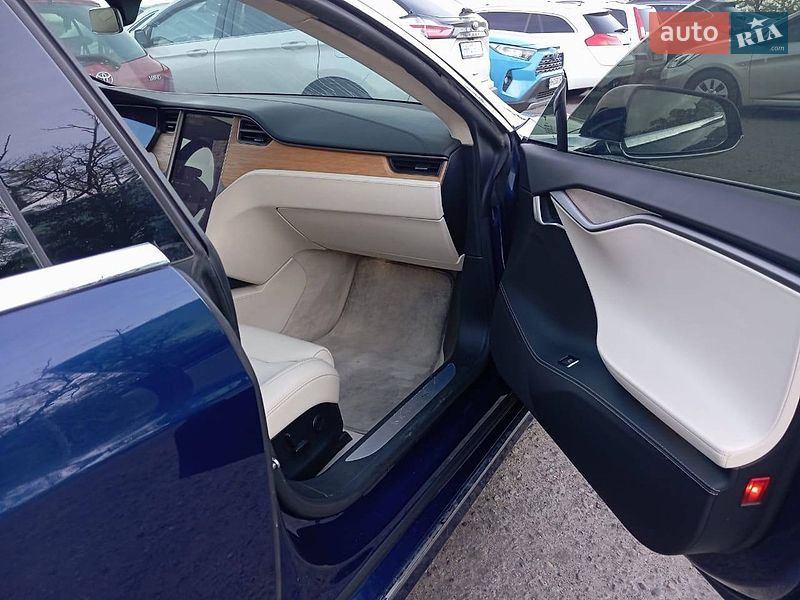 Ліфтбек Tesla Model S 2018 в Одесі