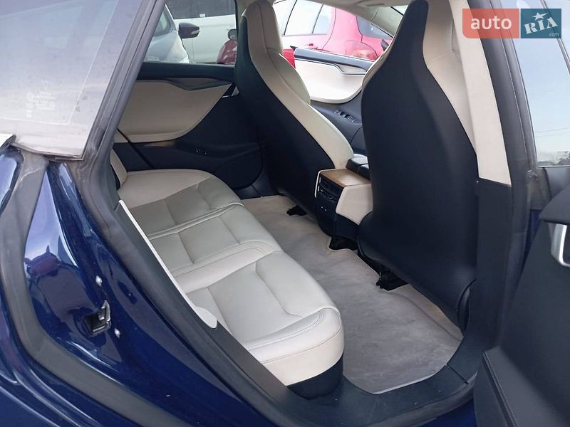 Ліфтбек Tesla Model S 2018 в Одесі