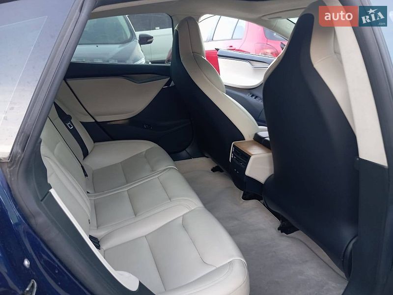 Ліфтбек Tesla Model S 2018 в Одесі