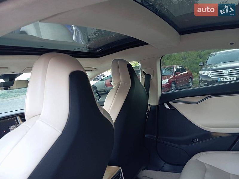 Ліфтбек Tesla Model S 2018 в Одесі