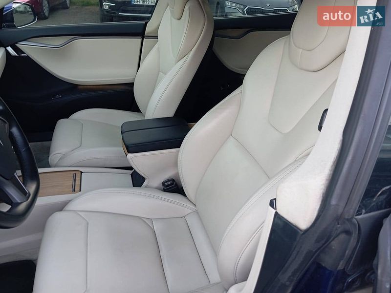 Ліфтбек Tesla Model S 2018 в Одесі