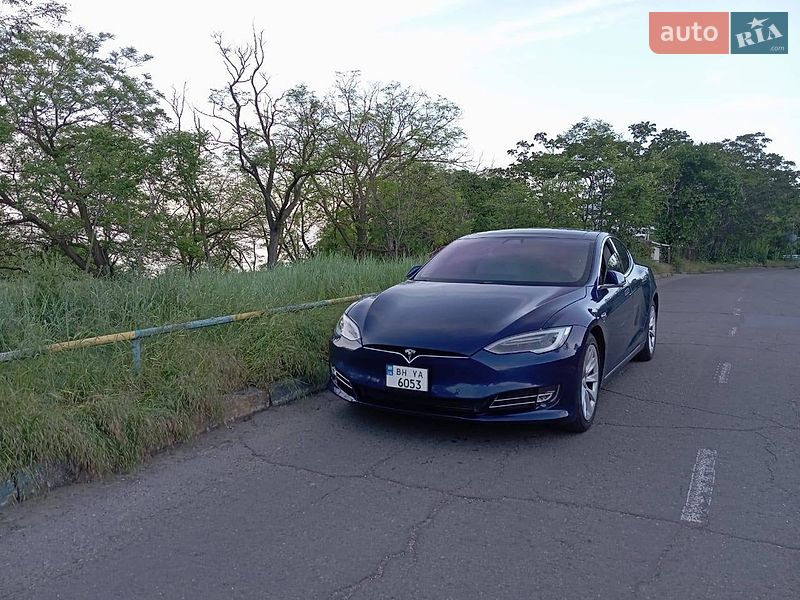 Ліфтбек Tesla Model S 2018 в Одесі