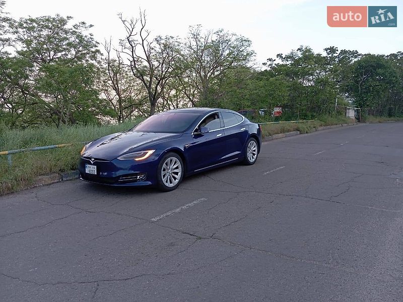 Ліфтбек Tesla Model S 2018 в Одесі