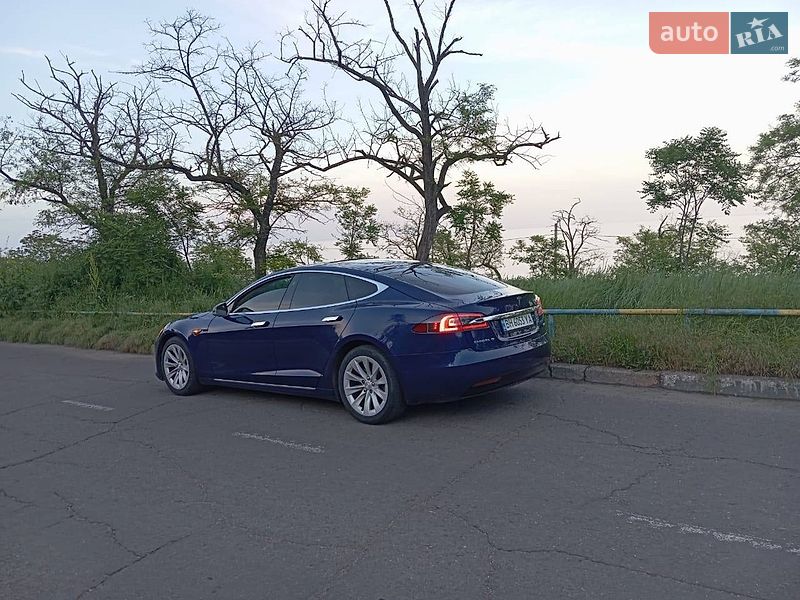 Ліфтбек Tesla Model S 2018 в Одесі