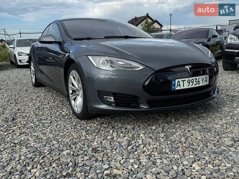 Лифтбек Tesla Model S 2013 в Ивано-Франковске
