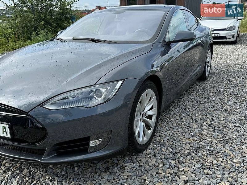 Лифтбек Tesla Model S 2013 в Ивано-Франковске