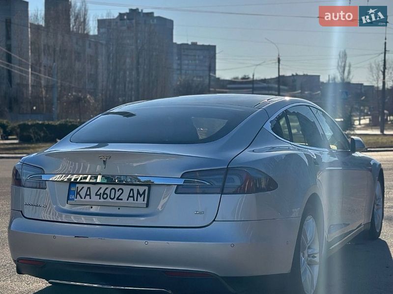 Лифтбек Tesla Model S 2014 в Черкассах