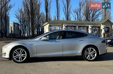Лифтбек Tesla Model S 2014 в Черкассах