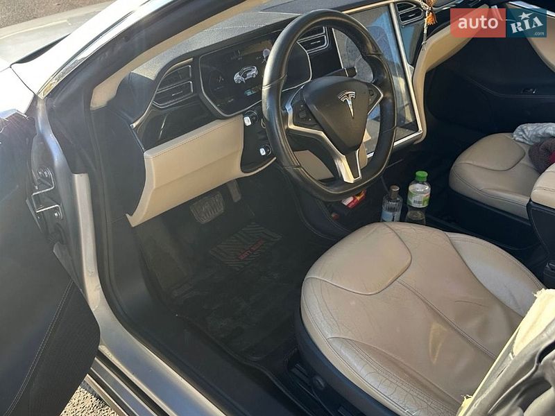 Лифтбек Tesla Model S 2014 в Черкассах