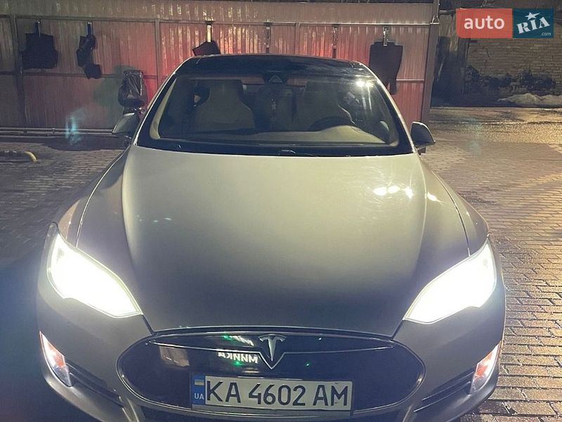 Лифтбек Tesla Model S 2014 в Черкассах