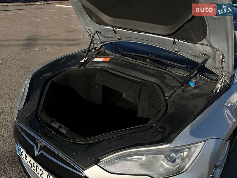 Лифтбек Tesla Model S 2014 в Черкассах