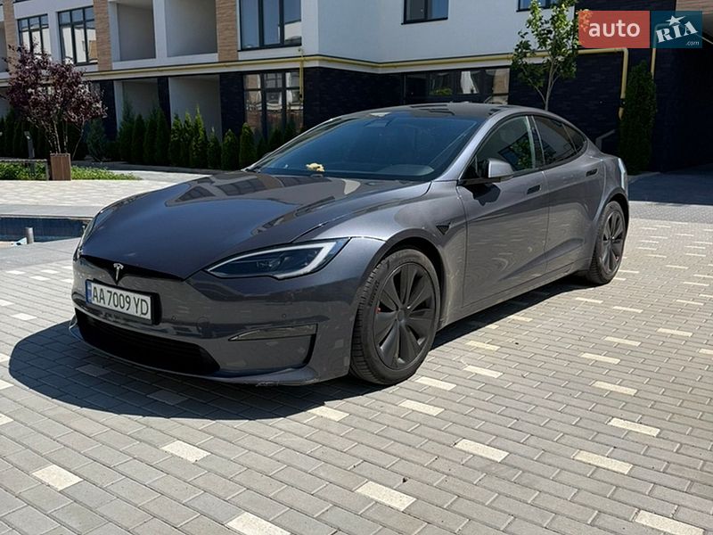 Лифтбек Tesla Model S 2022 в Киеве