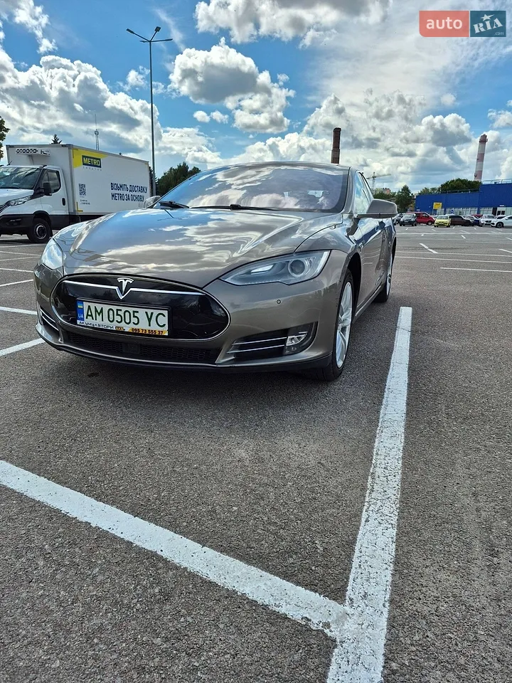 2014 Tesla Model S - мініатюра 28