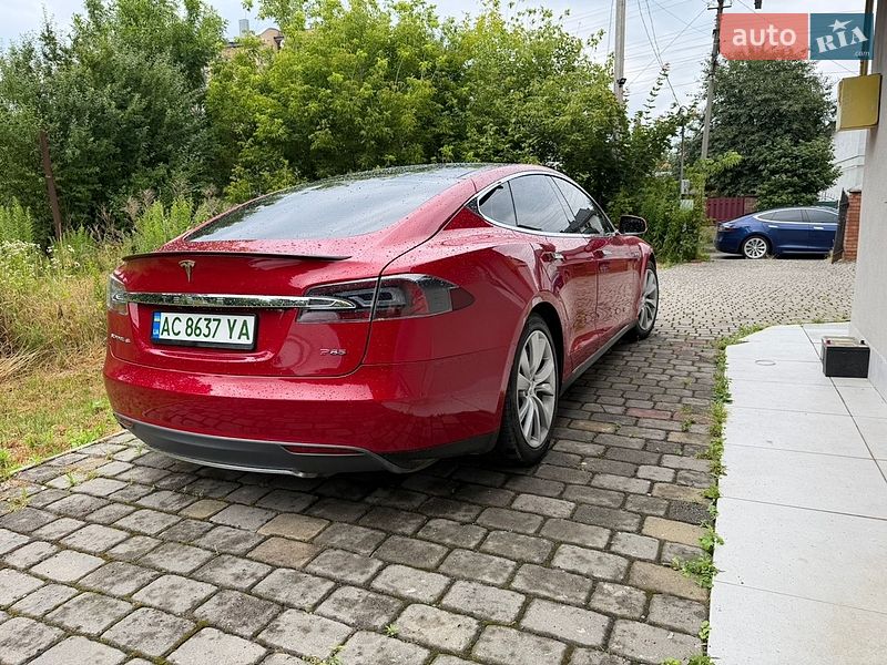 Лифтбек Tesla Model S 2013 в Луцке
