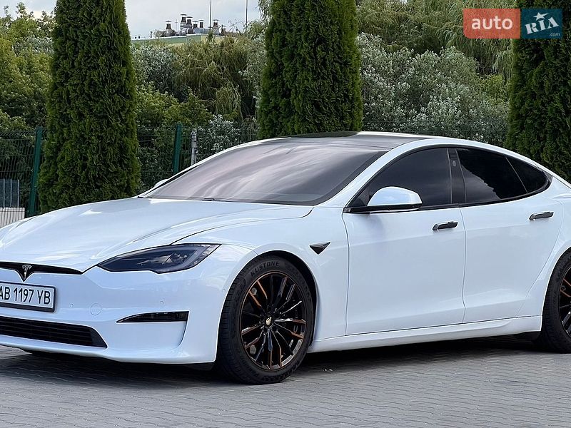 Лифтбек Tesla Model S 2022 в Виннице