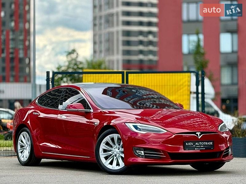 Tesla Model S 2018