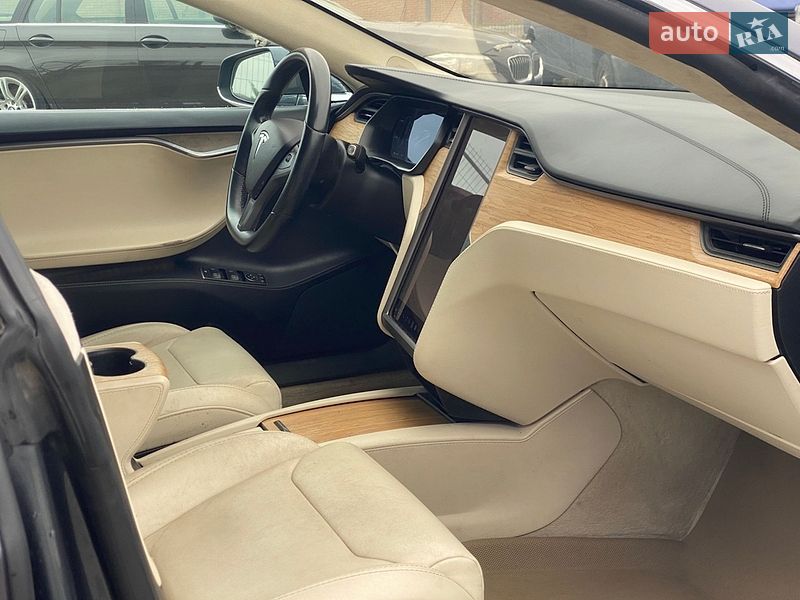 Лифтбек Tesla Model S 2018 в Луцке фото 10 Лифтбек Tesla Model S 2018 в Луцке