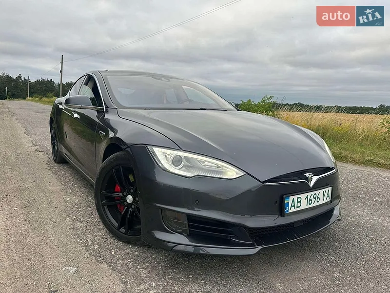 Tesla Model S 2015