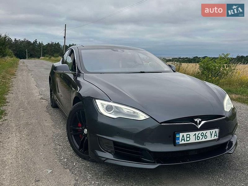 Ліфтбек Tesla Model S 2015 в Вінниці