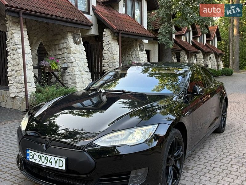 Ліфтбек Tesla Model S 2015 в Львові фото Ліфтбек Tesla Model S 2015 в Львові