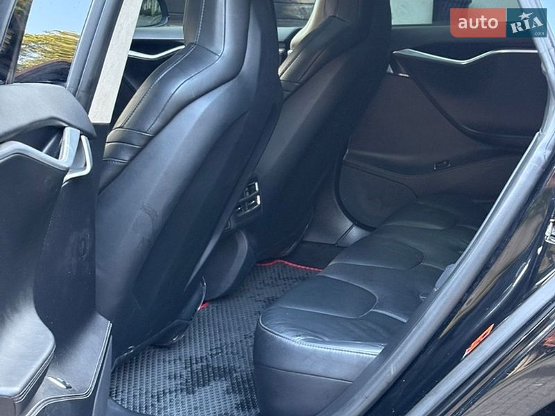 Ліфтбек Tesla Model S 2015 в Львові фото 16 Ліфтбек Tesla Model S 2015 в Львові