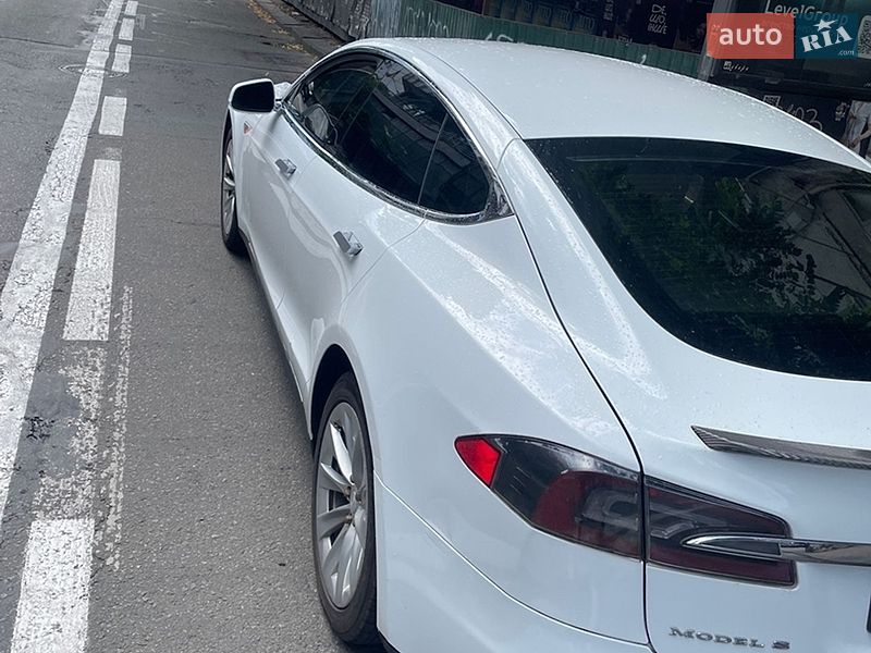 Лифтбек Tesla Model S 2013 в Киеве фото 6 Лифтбек Tesla Model S 2013 в Киеве