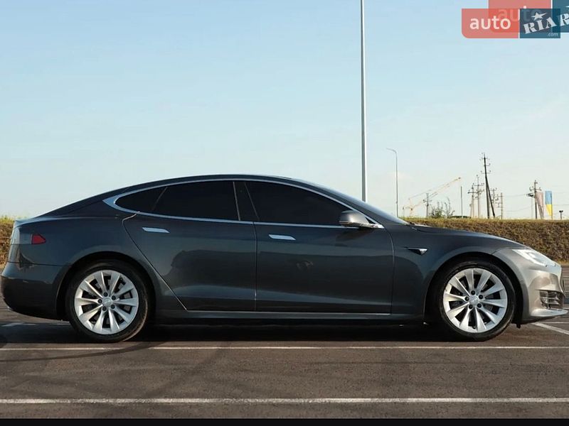 Лифтбек Tesla Model S 2017 в Львове фото 7 Лифтбек Tesla Model S 2017 в Львове