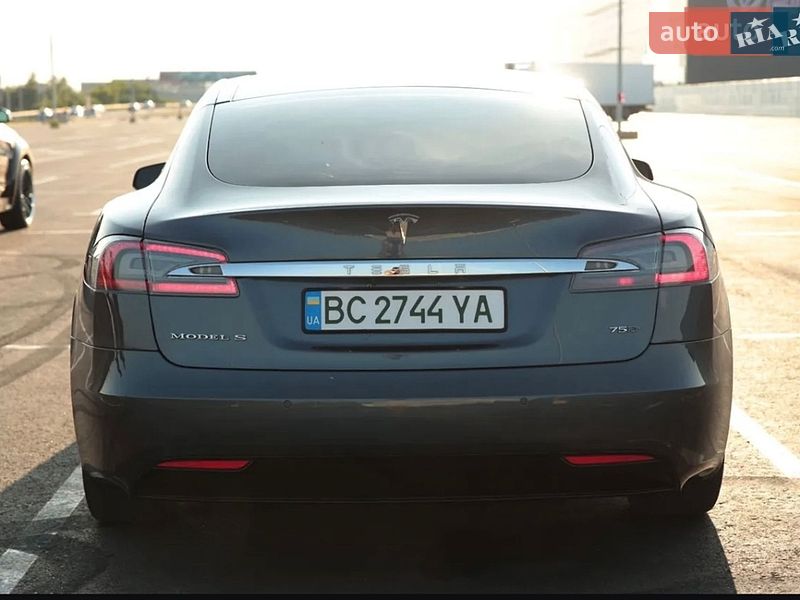 Лифтбек Tesla Model S 2017 в Львове фото 18 Лифтбек Tesla Model S 2017 в Львове