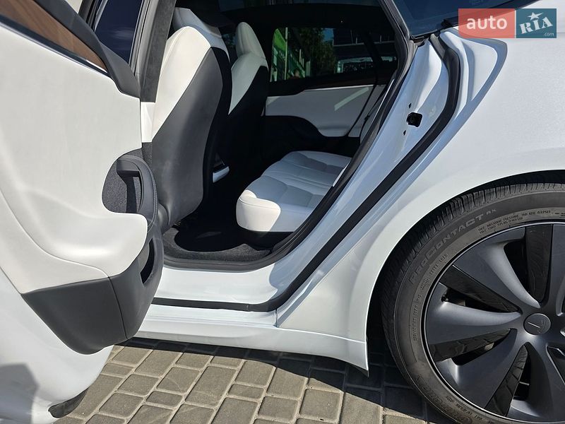 Лифтбек Tesla Model S 2024 в Киеве фото 12 Лифтбек Tesla Model S 2024 в Киеве