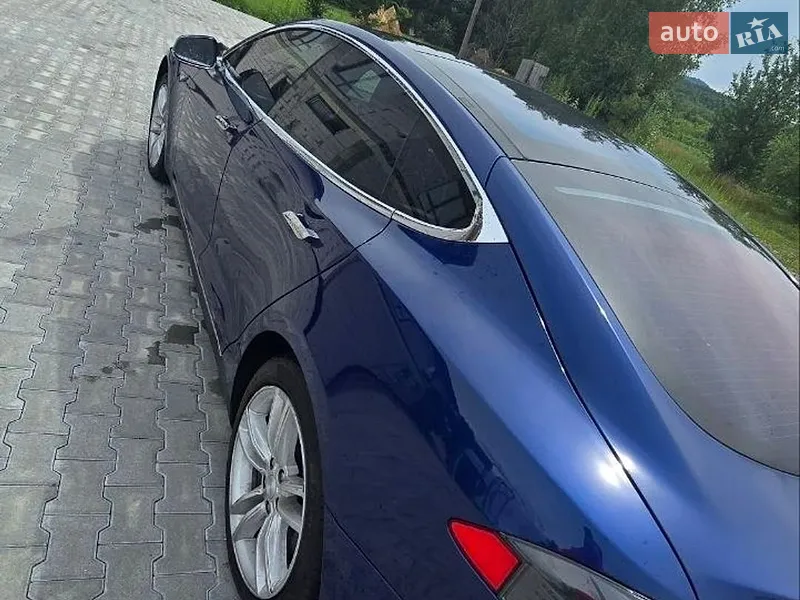 Tesla Model S