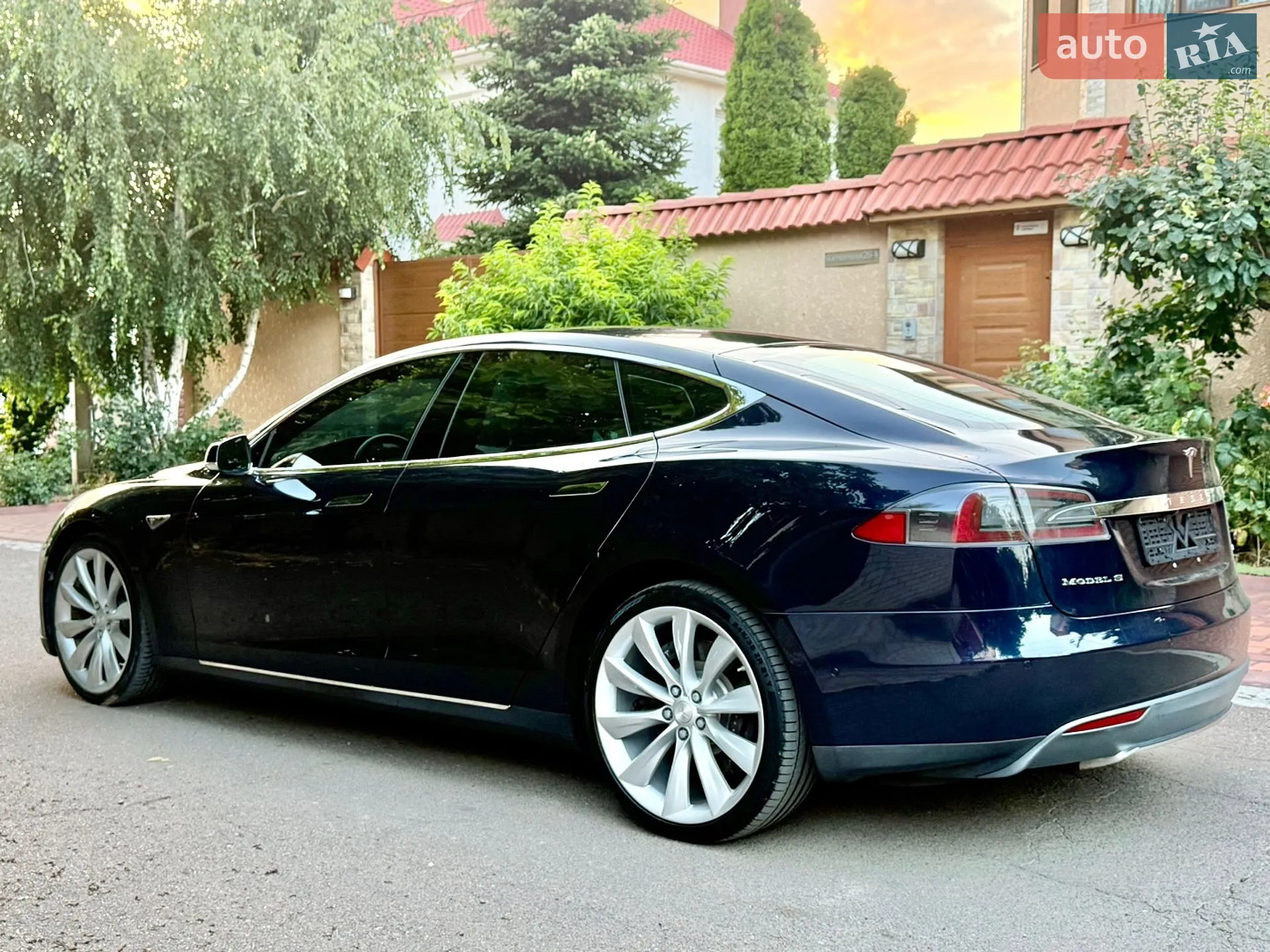 2015 Tesla Model S - мініатюра 4