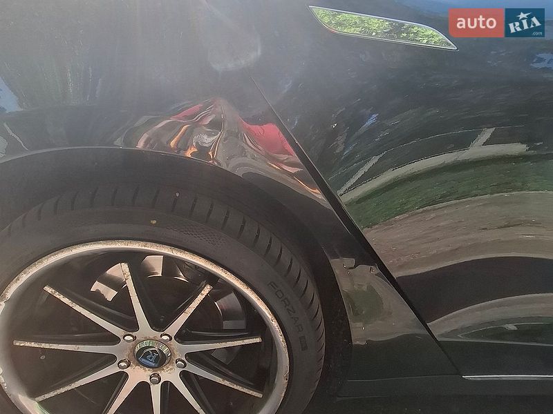 Ліфтбек Tesla Model S 2014 в Києві