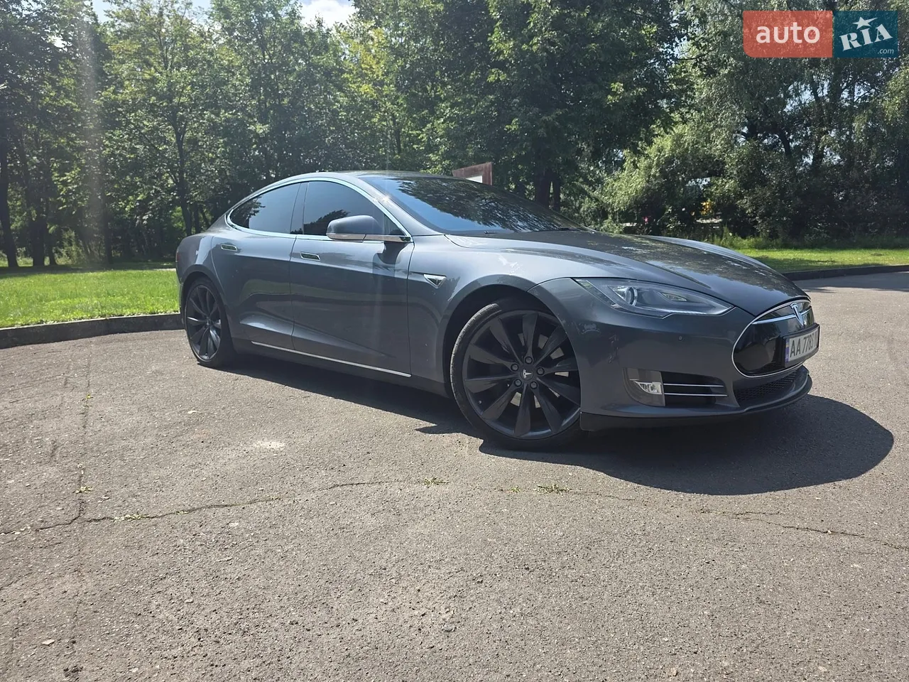 2015 Tesla Model S - мініатюра 33