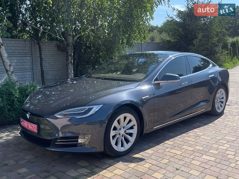 Tesla Model S 2016