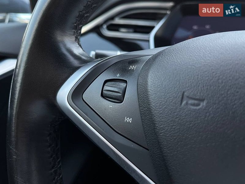 Ліфтбек Tesla Model S 2018 в Києві