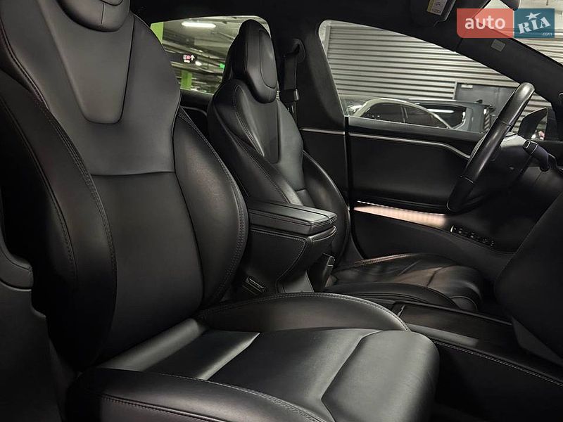 Лифтбек Tesla Model S 2018 в Киеве фото 7 Лифтбек Tesla Model S 2018 в Киеве