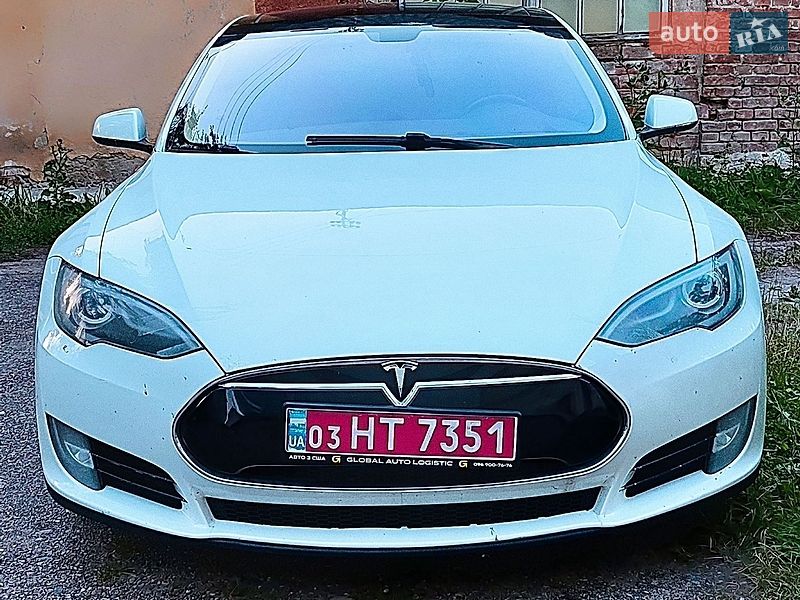 Tesla Model S 2014