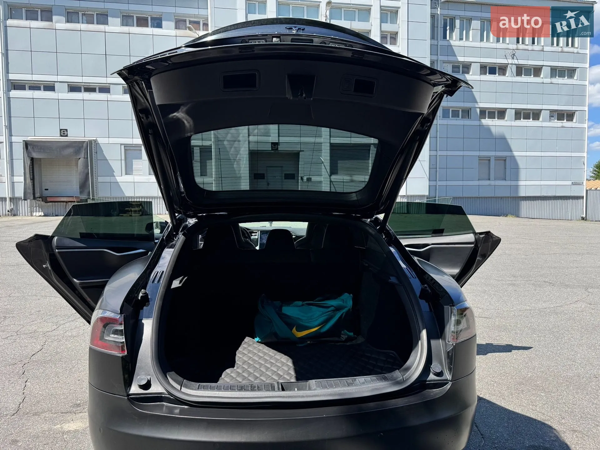 2015 Tesla Model S - мініатюра 26