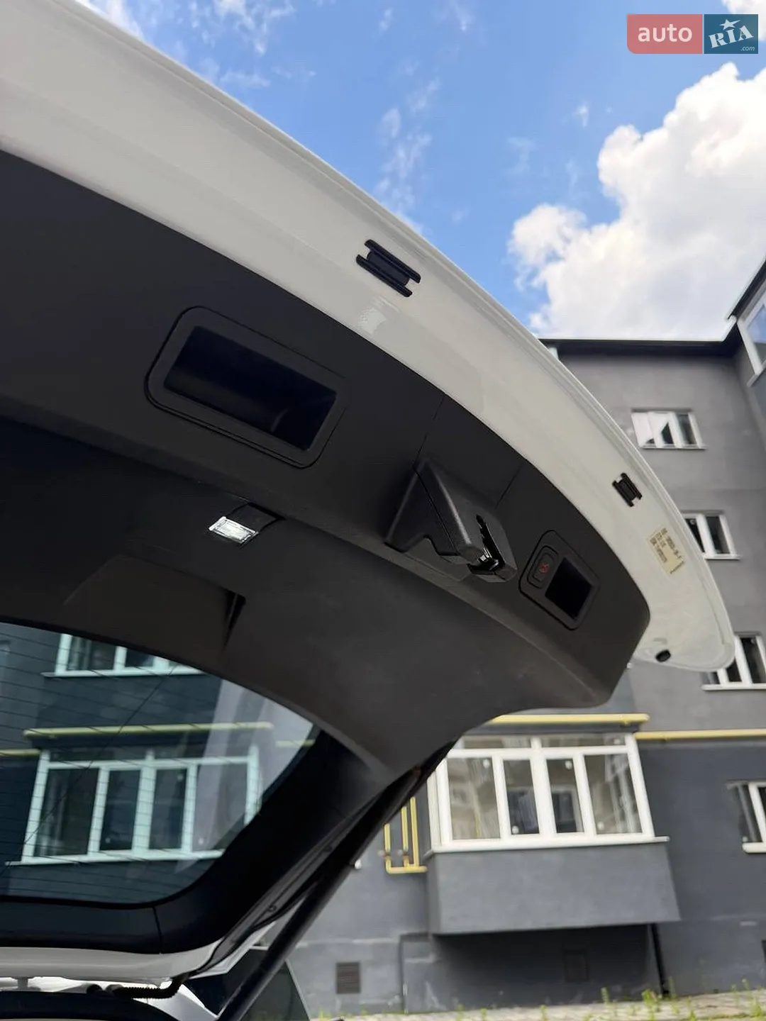 2014 Tesla Model S - мініатюра 16