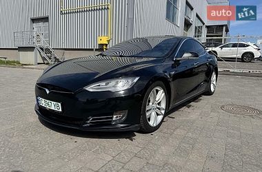 Лифтбек Tesla Model S 2015 в Львове