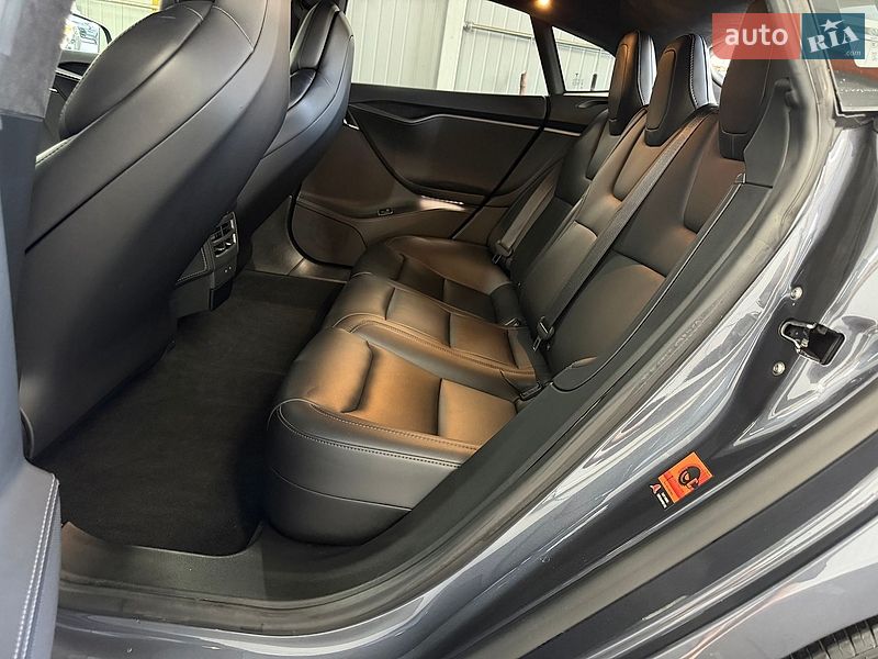 Ліфтбек Tesla Model S 2018 в Дрогобичі фото 44 Ліфтбек Tesla Model S 2018 в Дрогобичі