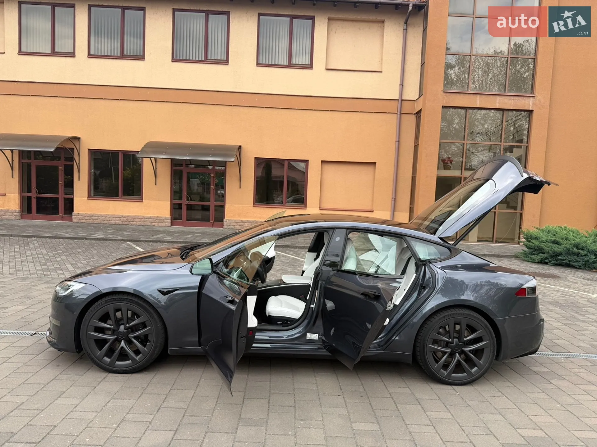 2021 Tesla Model S - мініатюра 17